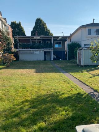 Photo 3: 1723 E 33RD Avenue in Vancouver: Victoria VE House for sale (Vancouver East)  : MLS®# R2729476