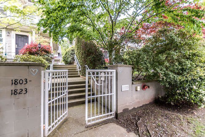 Main Photo: 1817 NAPIER Street in Vancouver: Grandview VE Townhouse for sale (Vancouver East)  : MLS®# R2169979