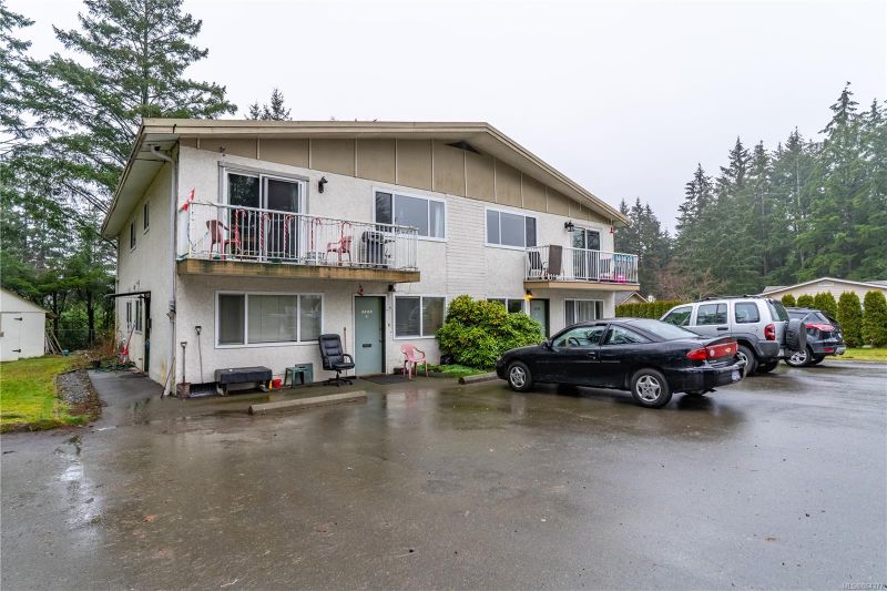 FEATURED LISTING: 5430/5432 Bergen op Zoom Dr Nanaimo
