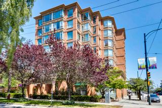 Photo 1: 402 2580 TOLMIE Street in Vancouver: Point Grey Condo for sale in "Point Grey Place" (Vancouver West)  : MLS®# R2783067