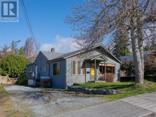 Photo 1: 6943 HAMMOND STREET in Powell River: House for sale : MLS®# 17915