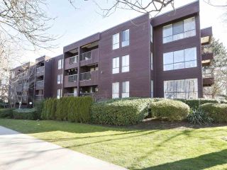 Photo 1: 106 2920 ASH Street in Vancouver: Fairview VW Condo for sale in "ASH COURT" (Vancouver West)  : MLS®# R2445969