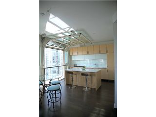 Photo 2: 703 546 BEATTY Street in Vancouver: Downtown VW Condo for sale in "CRANE BUILDING" (Vancouver West)  : MLS®# V858508