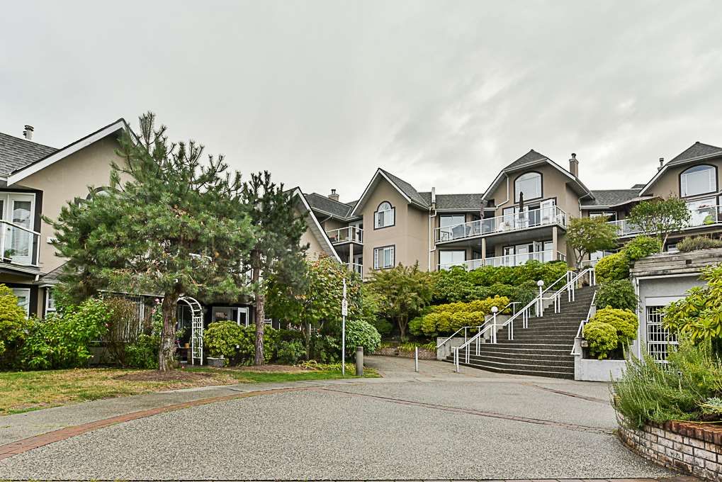 Main Photo: 213 25 RICHMOND STREET in New Westminster: Fraserview NW Condo for sale : MLS®# R2357441