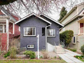 Photo 2: 263 E 32ND AVENUE in Vancouver: Main House for sale (Vancouver East)  : MLS®# R2359937