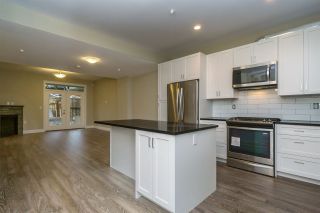 Photo 3: 23 32921 14 Avenue in Mission: Mission BC Townhouse for sale in "Southwynd" : MLS®# R2055152
