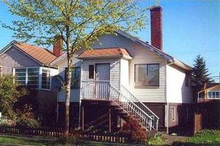Photo 1: 489 E 16TH AV in : Mount Pleasant VE House for sale : MLS®# V927372