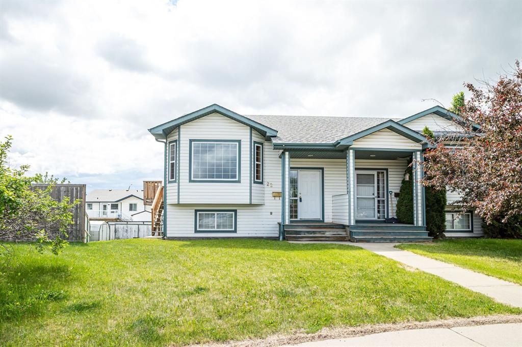 Main Photo: 22 Kirk Close: Red Deer Semi Detached for sale : MLS®# A1118788