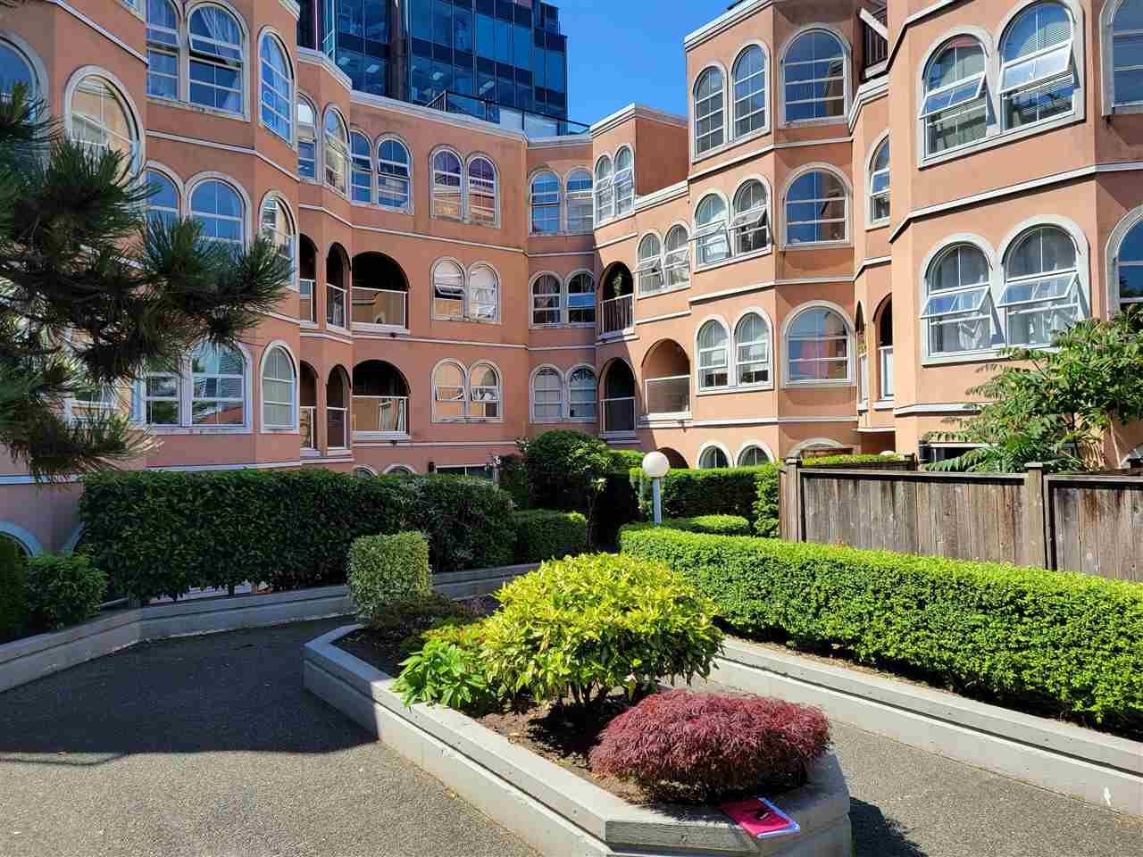 Main Photo: 103 1040 W 8TH Avenue in Vancouver: Fairview VW Condo for sale in "THE MAXIMILLION" (Vancouver West)  : MLS®# R2589202