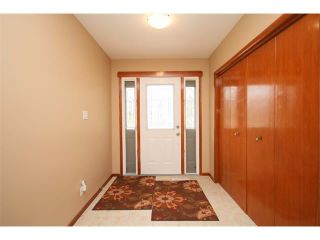 Photo 2: 1340 NORTHCOTE Road NW in Calgary: North Haven House for sale : MLS®# C4014234