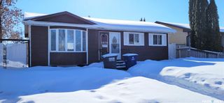 Photo 1: 3879 John A. Macdonald Road in Saskatoon: Confederation Park Residential for sale : MLS®# SK909515