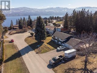 Photo 1: 3066 Beverly Place in West Kelowna: House for sale : MLS®# 10304994
