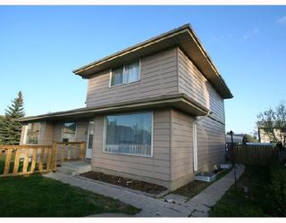 Photo 1: 53 RADCLIFFE Close SE in CALGARY: Radisson Heights Residential Attached for sale (Calgary)  : MLS®# C3346576