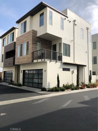 Photo 1: 26 Ebb Tide Circle in Newport Beach: Residential for sale (N6 - Newport Heights)  : MLS®# OC21075207