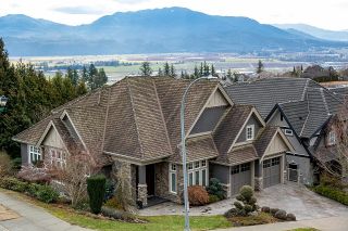 Photo 1: 2660 EAGLE MOUNTAIN Drive in Abbotsford: Abbotsford East House for sale in "Eagle mountain" : MLS®# R2741171