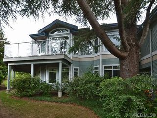 Photo 2: 5 5187 Cordova Bay Rd in VICTORIA: SE Cordova Bay Row/Townhouse for sale (Saanich East)  : MLS®# 703610