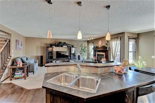 Photo 5: 27 Chapalina Heath SE in Calgary: Chaparral Detached for sale : MLS®# A2032676