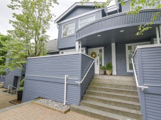 Photo 1: A3 240 W 16th Street in North Vancouver: Central Lonsdale Townhouse  : MLS®# R2178079