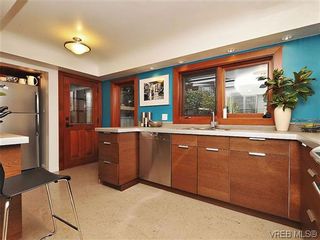 Photo 6: 1947 Runnymede Avenue in VICTORIA: Vi Fairfield East Residential for sale (Victoria)  : MLS®# 318196