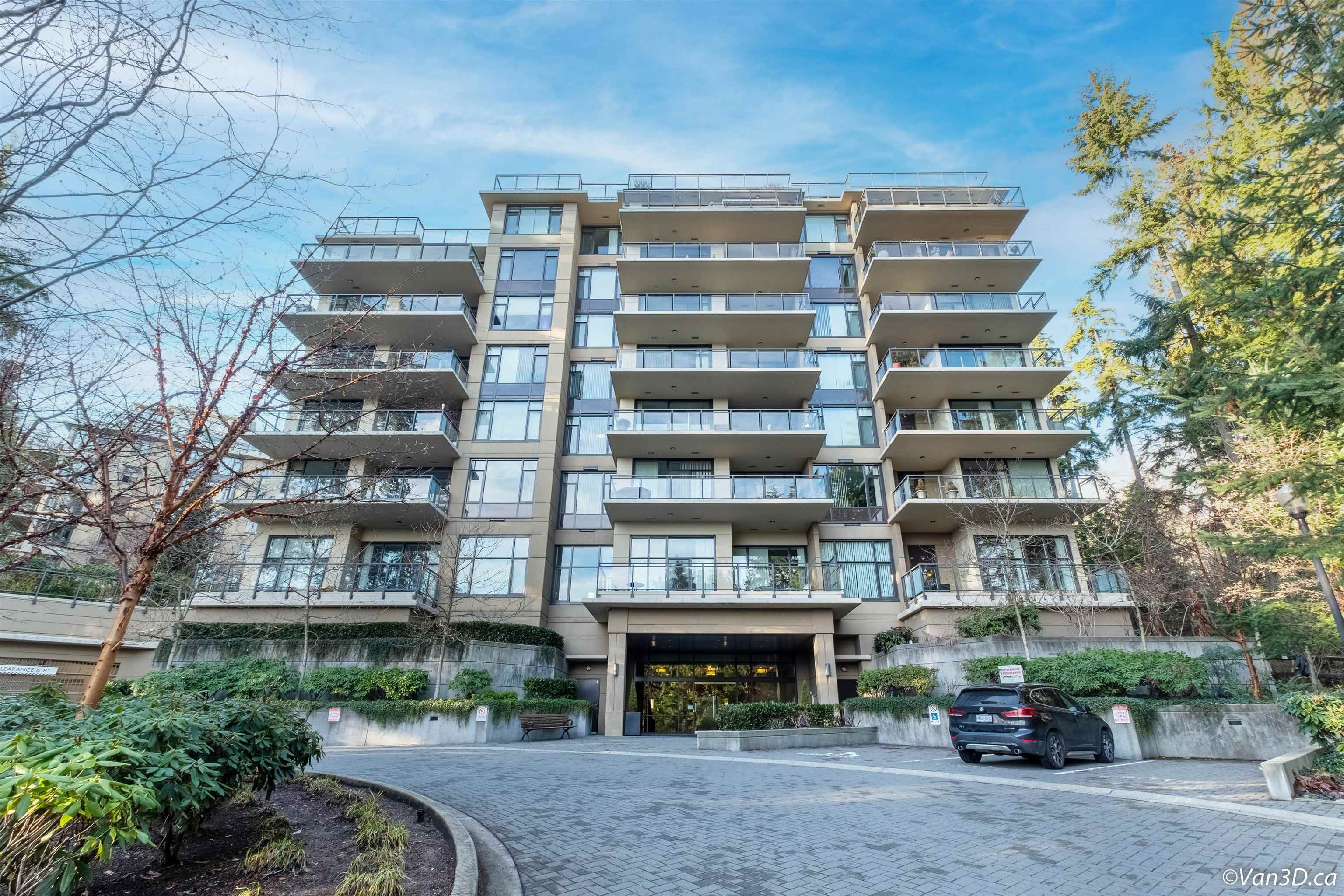 Main Photo: 705 1415 PARKWAY BOULEVARD in Coquitlam: Westwood Plateau Condo for sale : MLS®# R2745385