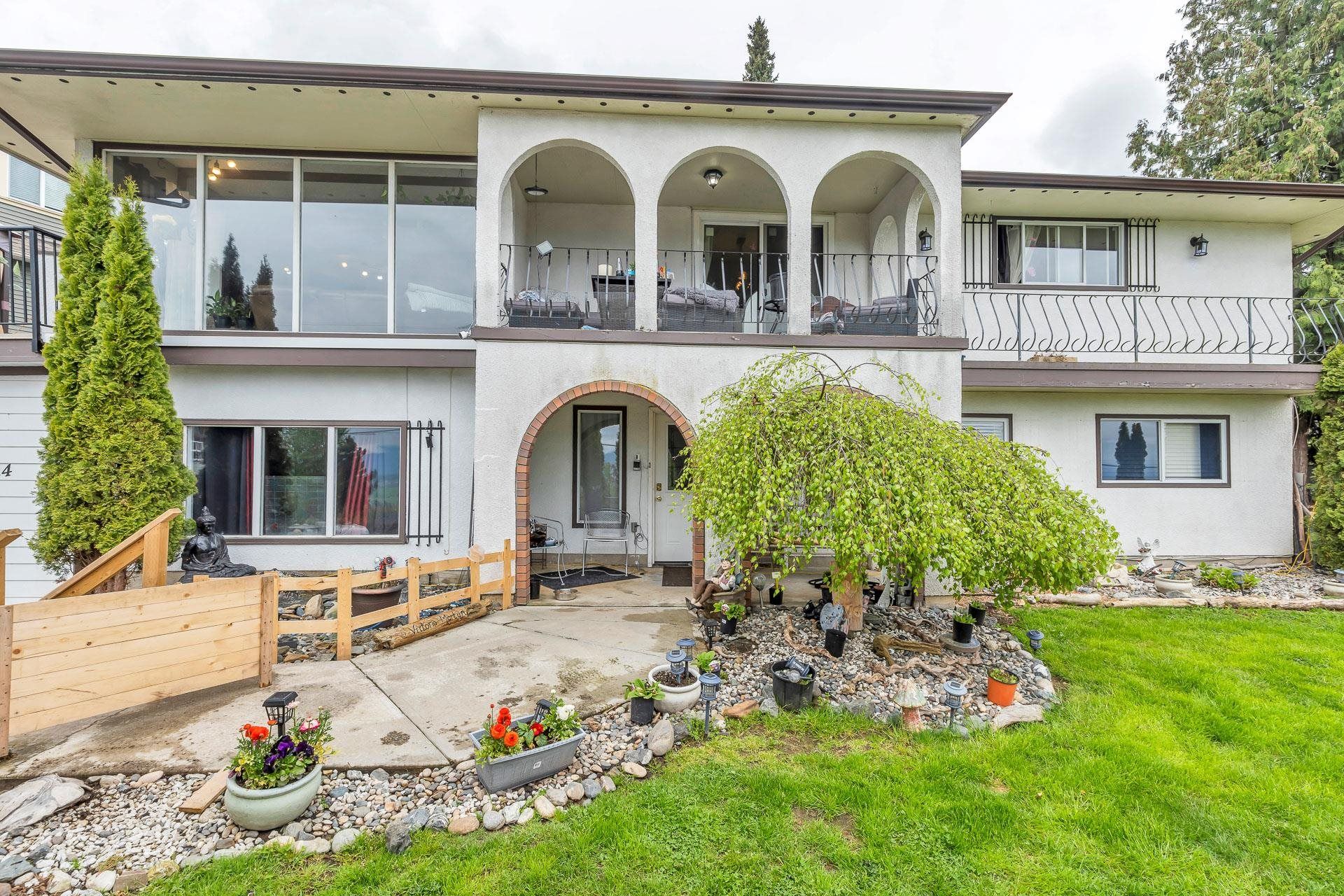 Main Photo: 46914 RUSSELL Road in Chilliwack: Promontory House for sale (Sardis)  : MLS®# R2700658