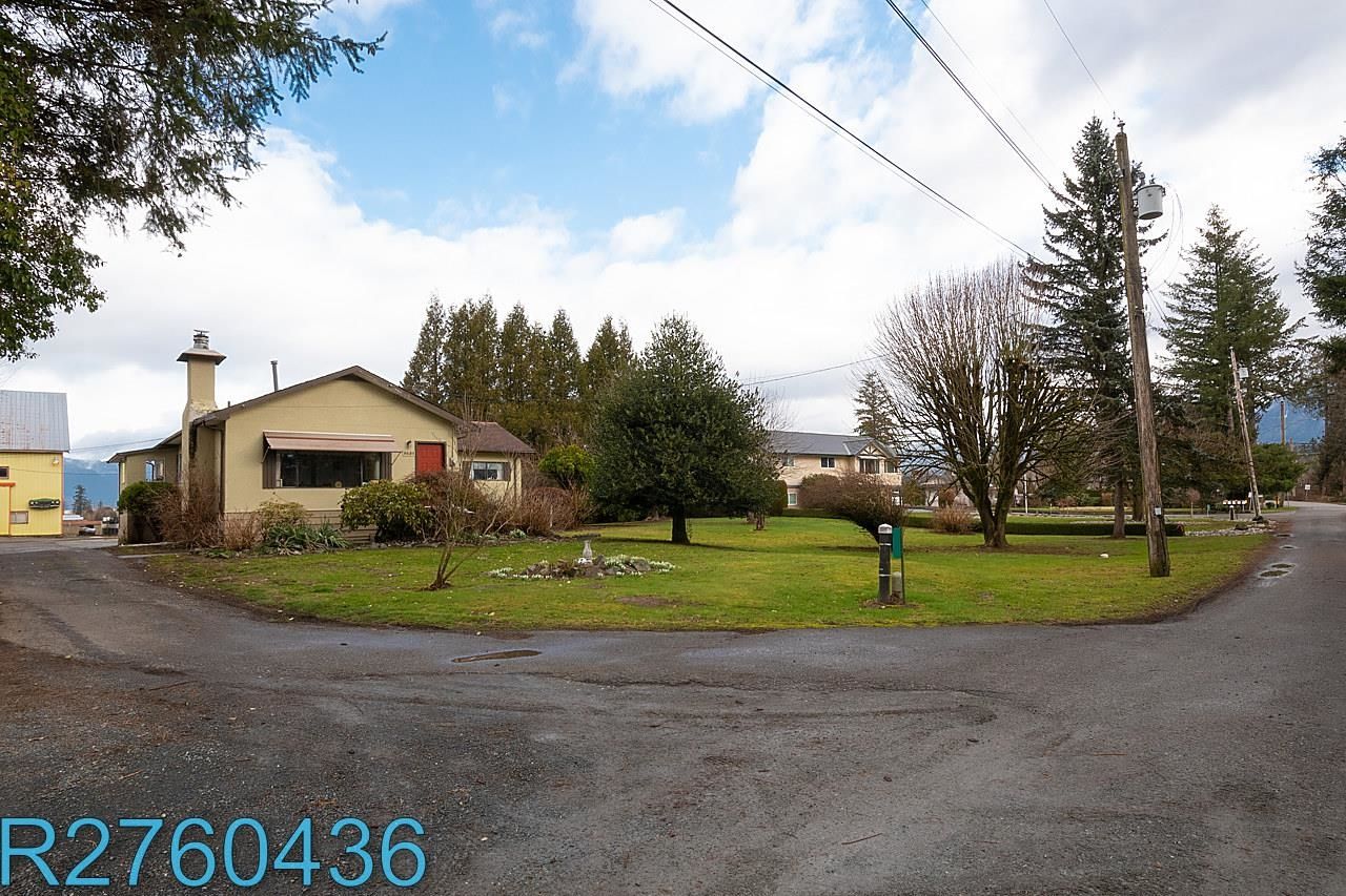 Main Photo: 9685 MCLEOD Road in Rosedale: East Chilliwack House for sale (Chilliwack)  : MLS®# R2760436