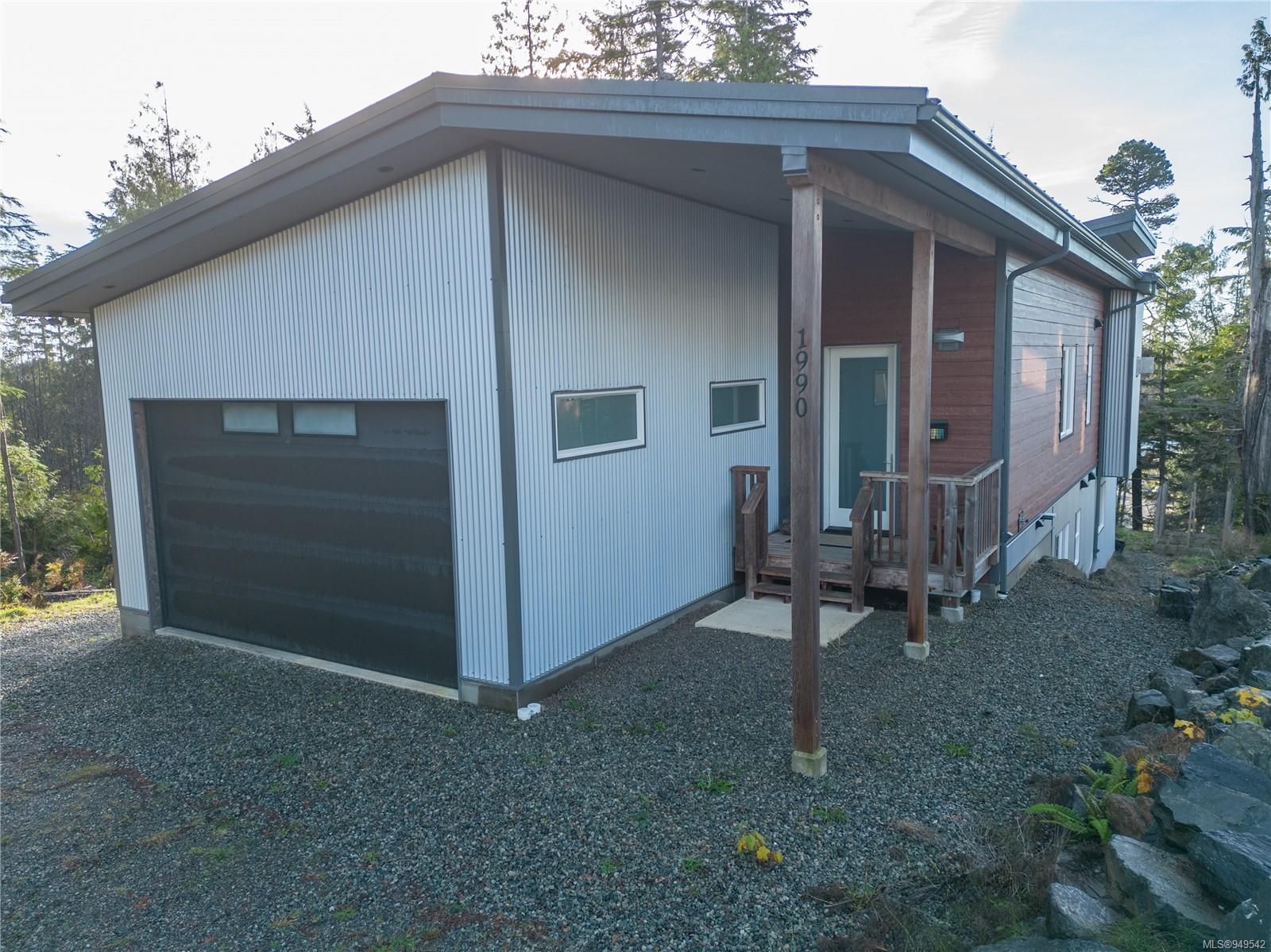 Main Photo: 1990 Athlone Rd in Ucluelet: PA Ucluelet House for sale (Port Alberni)  : MLS®# 949542