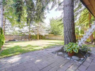 Photo 2: 2232 MADRONA Place in Surrey: King George Corridor House for sale in "West of King George" (South Surrey White Rock)  : MLS®# R2202364