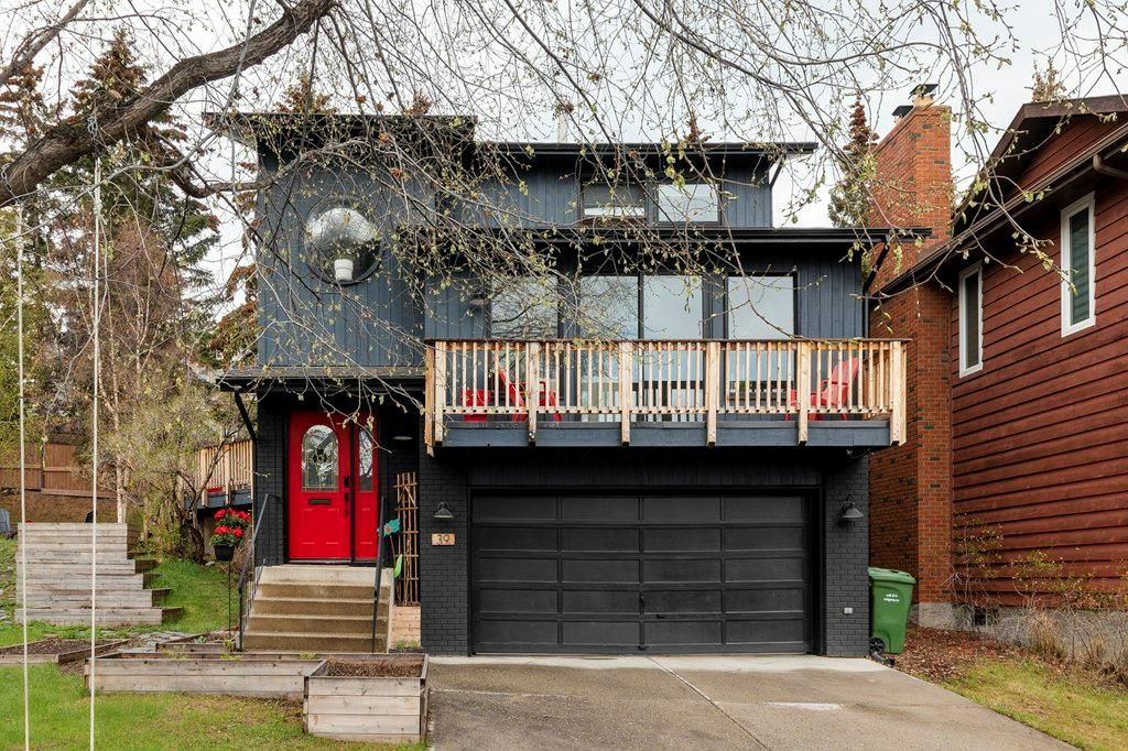Main Photo: 39 Strathcona Place SW in Calgary: Strathcona Park Detached for sale : MLS®# A2047100