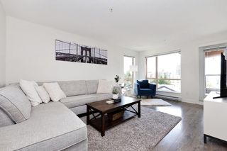 Photo 2: 402 500 ROYAL Avenue in New Westminster: Downtown NW Condo for sale in "DOMINION" : MLS®# R2501724
