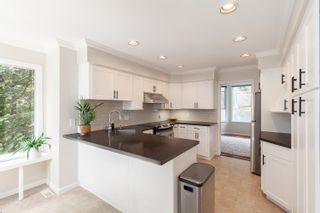 Photo 3: 1 2990 PANORAMA Drive in Coquitlam: Westwood Plateau Townhouse for sale in "WESTBROOK VILLAGE" : MLS®# R2879735