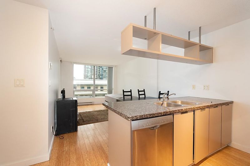 FEATURED LISTING: 909 - 1082 SEYMOUR Street Vancouver