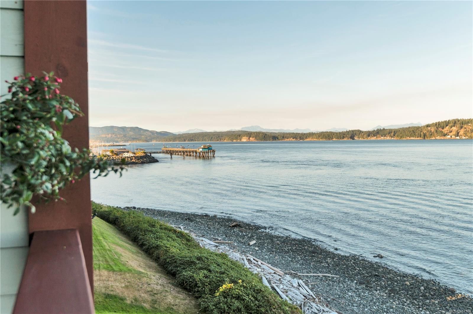 Main Photo: 11 523 N Island Hwy in Campbell River: CR Campbell River Central Condo for sale : MLS®# 917184