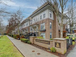 Photo 2: 1 15833 26 Avenue in Surrey: Grandview Surrey Townhouse for sale in "BROWNSTONES" (South Surrey White Rock)  : MLS®# R2652590