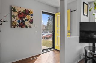 Photo 3: 32 Midridge Gardens SE in Calgary: Midnapore Semi Detached (Half Duplex) for sale : MLS®# A2121092