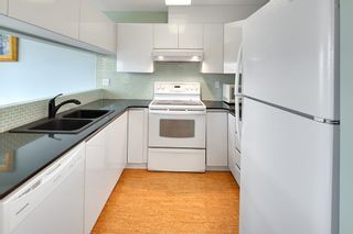 Photo 10: 305 868 W 16TH Avenue in Vancouver: Cambie Condo for sale in "Willow Springs" (Vancouver West)  : MLS®# R2141883