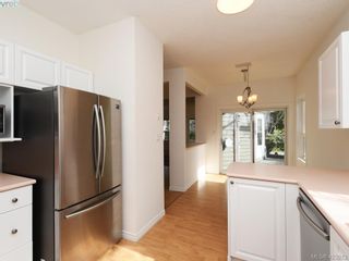 Photo 10: 12 1063 Valewood Trail in VICTORIA: SE Broadmead Row/Townhouse for sale (Saanich East)  : MLS®# 837183