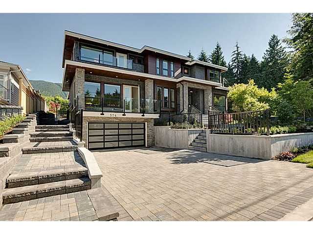 Main Photo: 574 SILVERDALE PL in North Vancouver: Upper Delbrook House for sale : MLS®# V1104305