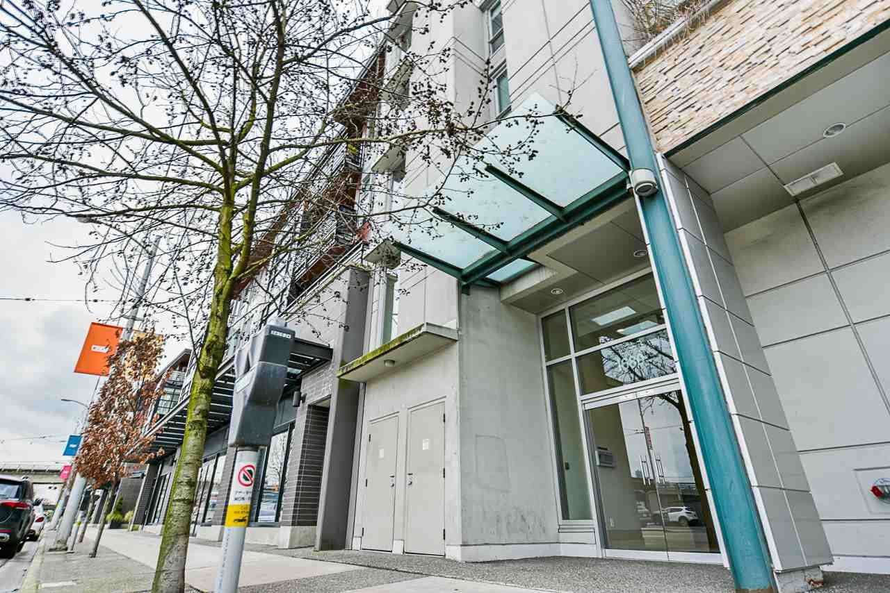 Main Photo: 309 1680 W 4TH Avenue in Vancouver: False Creek Condo for sale (Vancouver West)  : MLS®# R2464223