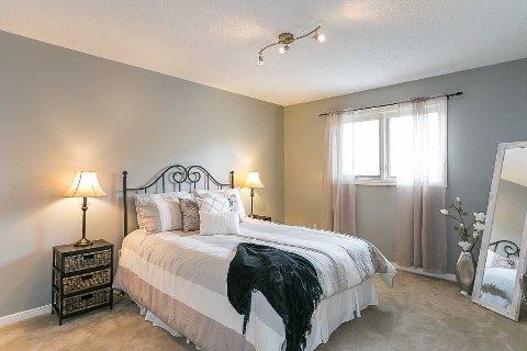 Photo 2: Photos: 15 Stargell Drive in Whitby: Pringle Creek House (2-Storey) for sale : MLS®# E2916203