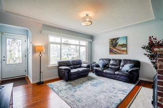 Photo 3: 352 SIMPSON Street in New Westminster: Sapperton House for sale in "SAPERTON" : MLS®# R2692814