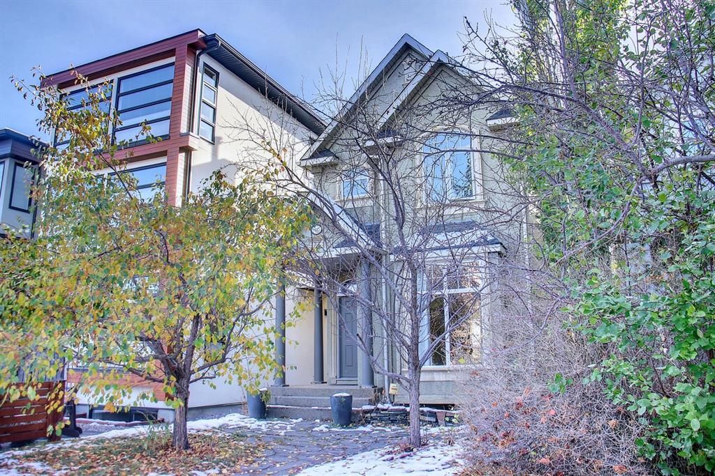 Main Photo: 1835 Broadview Road NW in Calgary: Hillhurst Detached for sale : MLS®# A2008924