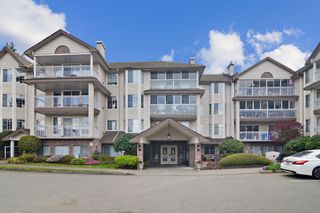 Photo 2: 302 2491 GLADWIN Road in Abbotsford: Central Abbotsford Condo for sale in "Lakewood Gardens" : MLS®# R2681519