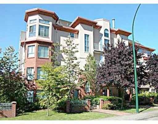 Main Photo: 202 111 W 5TH Street in North Vancouver: Lower Lonsdale Condo for sale : MLS®# V646000