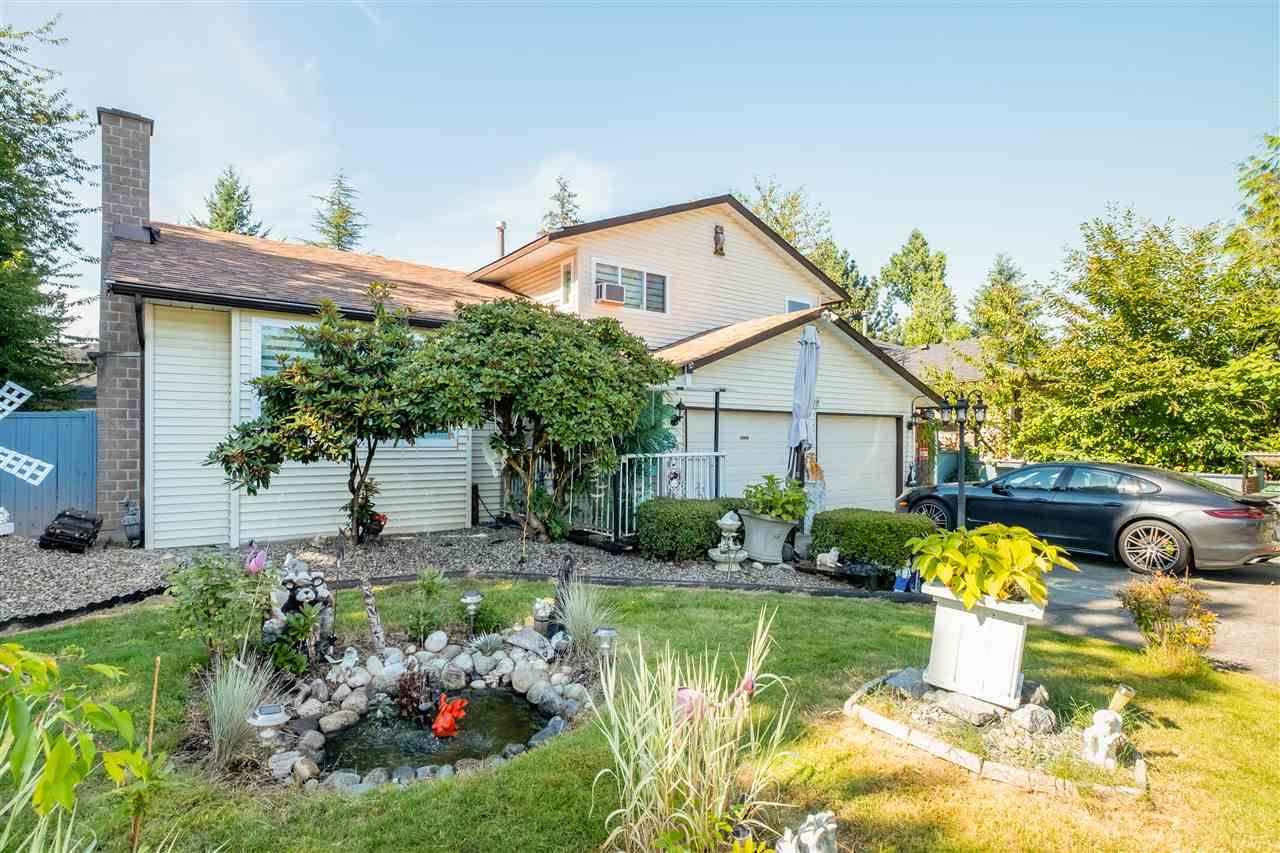 Main Photo: 15667 101 Avenue in Surrey: Guildford House for sale in "Somerset" (North Surrey)  : MLS®# R2481951