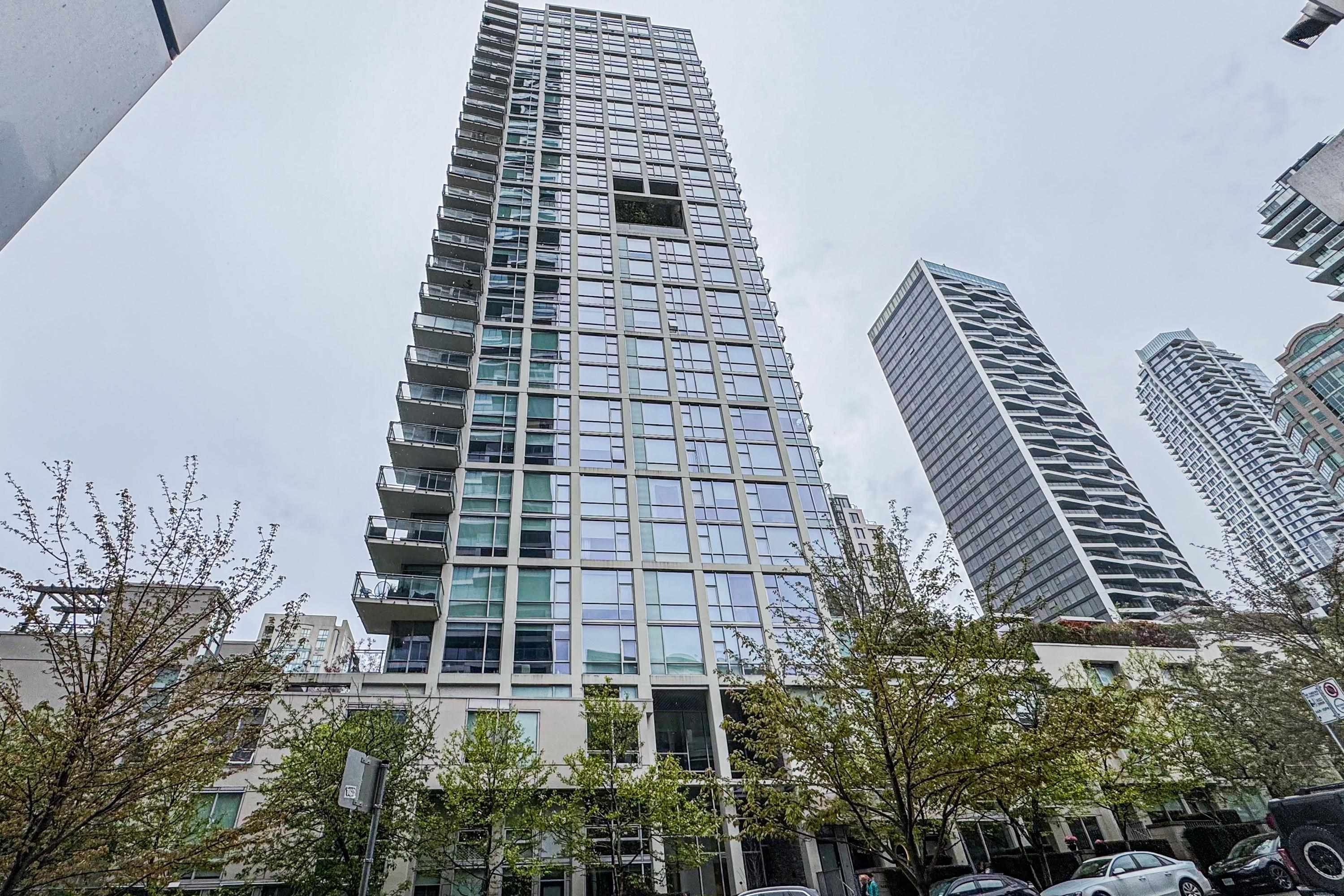 Main Photo: 1402 1455 HOWE Street in Vancouver: Yaletown Condo for sale in "POMERIA" (Vancouver West)  : MLS®# R2876912