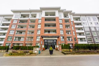 Main Photo: C423 8150 207 Street in Langley: Willoughby Heights Condo for sale in "Union Park" : MLS®# R2857550