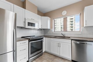Photo 9: 405 2271 BELLEVUE Avenue in West Vancouver: Dundarave Condo for sale in "ROSEMONT" : MLS®# R2735983