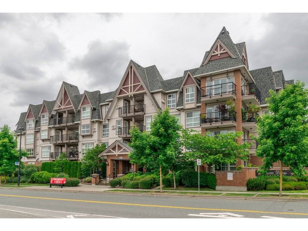 Main Photo: 218 17769 57 Avenue in Surrey: Cloverdale BC Condo for sale in "Clover Downs Estates" (Cloverdale)  : MLS®# R2177981