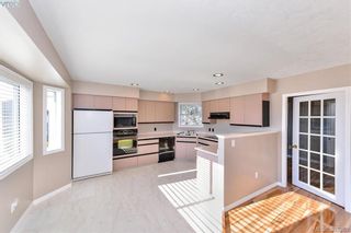 Photo 3: 4299 Panorama Pl in VICTORIA: SE Lake Hill House for sale (Saanich East)  : MLS®# 774088